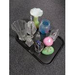 A tray of assorted glass ware, hand painted glass egg, glass mushroom paperweight, art glass vases,