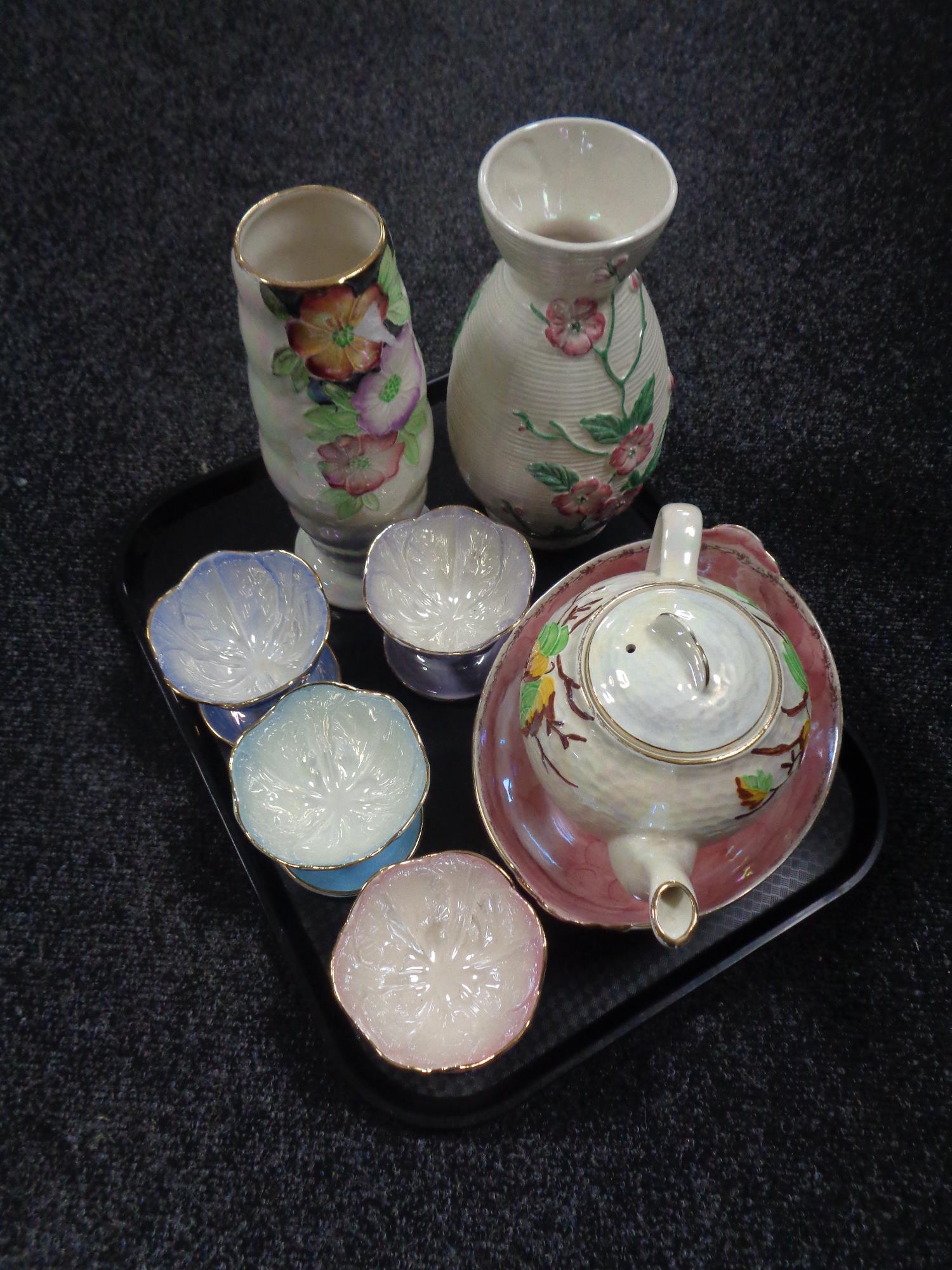 A tray of eight pieces of Maling to include sundae dishes, teapot,