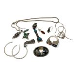 A collection of assorted silver jewellery