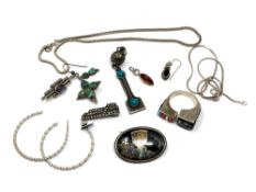 A collection of assorted silver jewellery