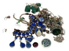 A large collection of silver and white metal jewellery (Q)