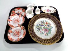 A tray of cabinet china to include Aynsley wall plate,