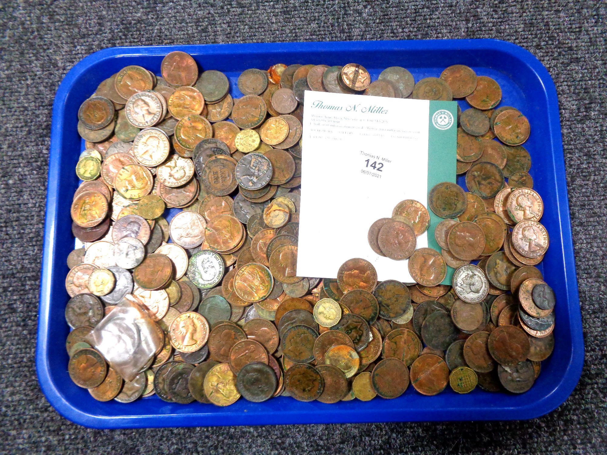 A quantity of antique and later copper and other coins (Q)