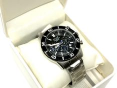 A gent's Pulsar stainless steel quartz calendar wristwatch, boxed.