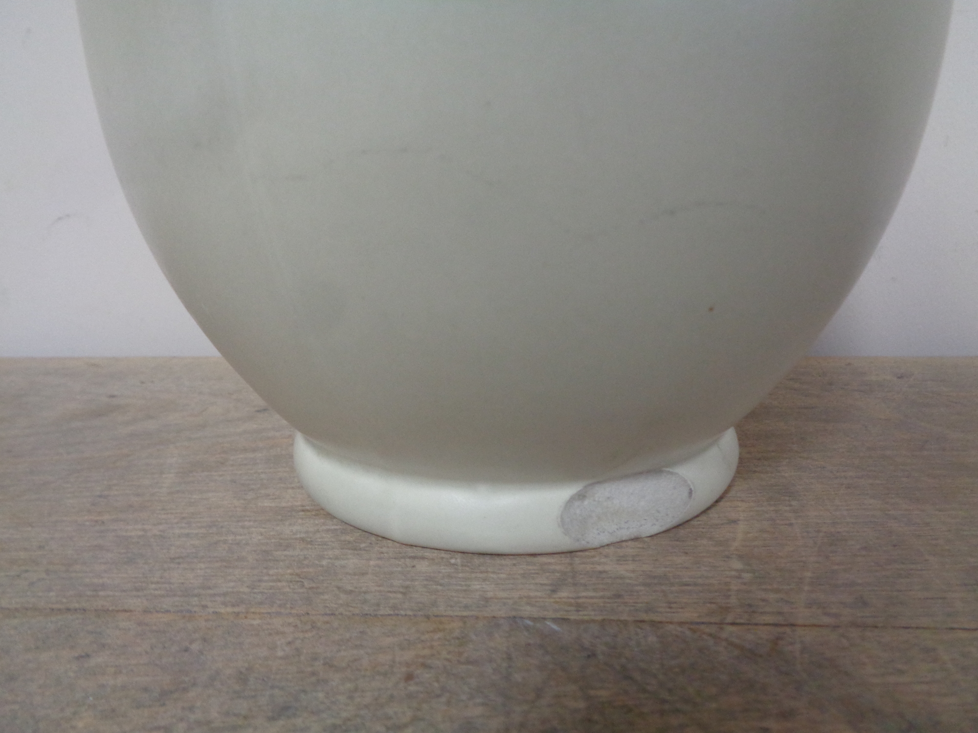 A Newport pottery Clarice Cliff vase decorative with flowers, - Image 2 of 2