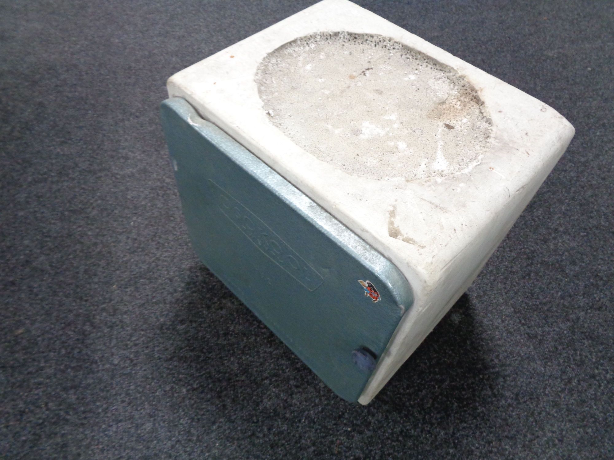 A vintage Osokool Twenty fridge together with two boxes containing camping stoves, wire metal racks, - Image 2 of 2