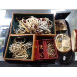 A tray containing a quantity of assorted costume jewellery