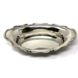 A silver oval dish, Sheffield 1922 CONDITION REPORT: 72.