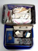 A tray containing assorted coinage to include a Queen Victoria 1900 silver crown,