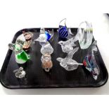 A tray containing 12 assorted glass bird ornaments/paperweights