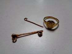 A gent's 18ct gold signet ring together with a 9ct gold brooch (as found) CONDITION