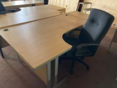 A light oak effect desk, width 178 cm,