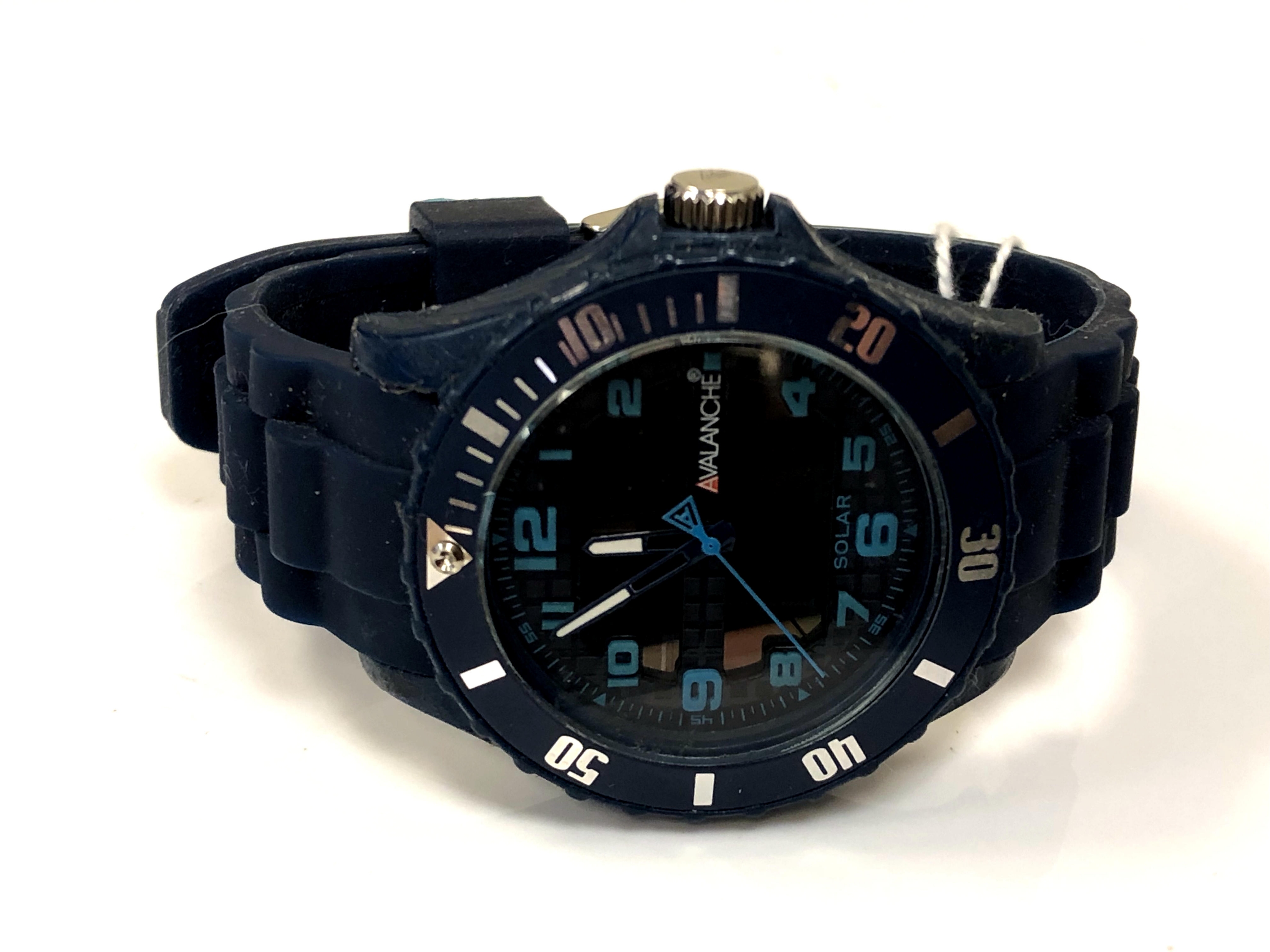 A Gentleman's Avalanche wrist watch on rubber strap