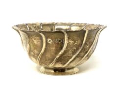 An antique silver bowl, London marks, height 6.5cm. CONDITION REPORT: 185g.