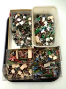 A tray of a large quantity of hand-painted miniature soldiers and figures