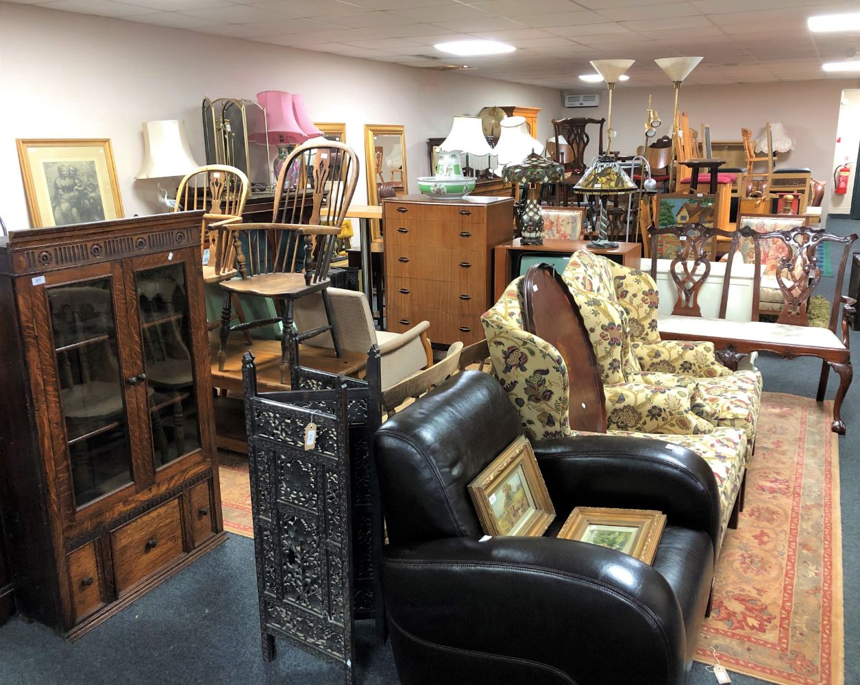 Weekly Auction of Antiques, Collectables & Furnishings