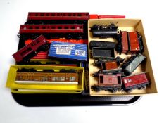 A tray containing a quantity of boxed and unboxed Hornby Dublo and Tri-ang railways, coaches,