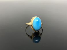 An 18ct gold cabochon turquoise ring,