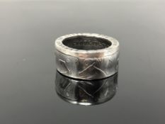 A 1935 George V silver crown band ring