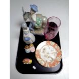 A tray containing a Royal Doulton 40th glass vase, two Wedgwood cabinet plates,