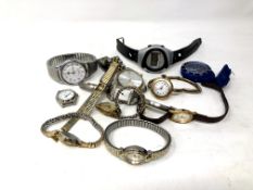 A quantity of wrist watches (Q)