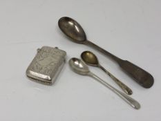 A silver vesta case and three silver spoons CONDITION REPORT: 39.3g gross.