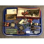 A tray of 20th century hand-painted die cast military figures including Britains General Service