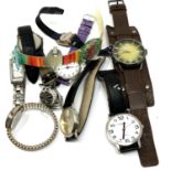 A small quantity of wristwatches