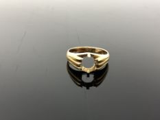 An 18ct gold vacant ring, size Q. CONDITION REPORT: 5.9g.