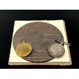 A First World War medal pair and death plaque, awarded to 175405 Gnr. R. W. Cowen R.A.