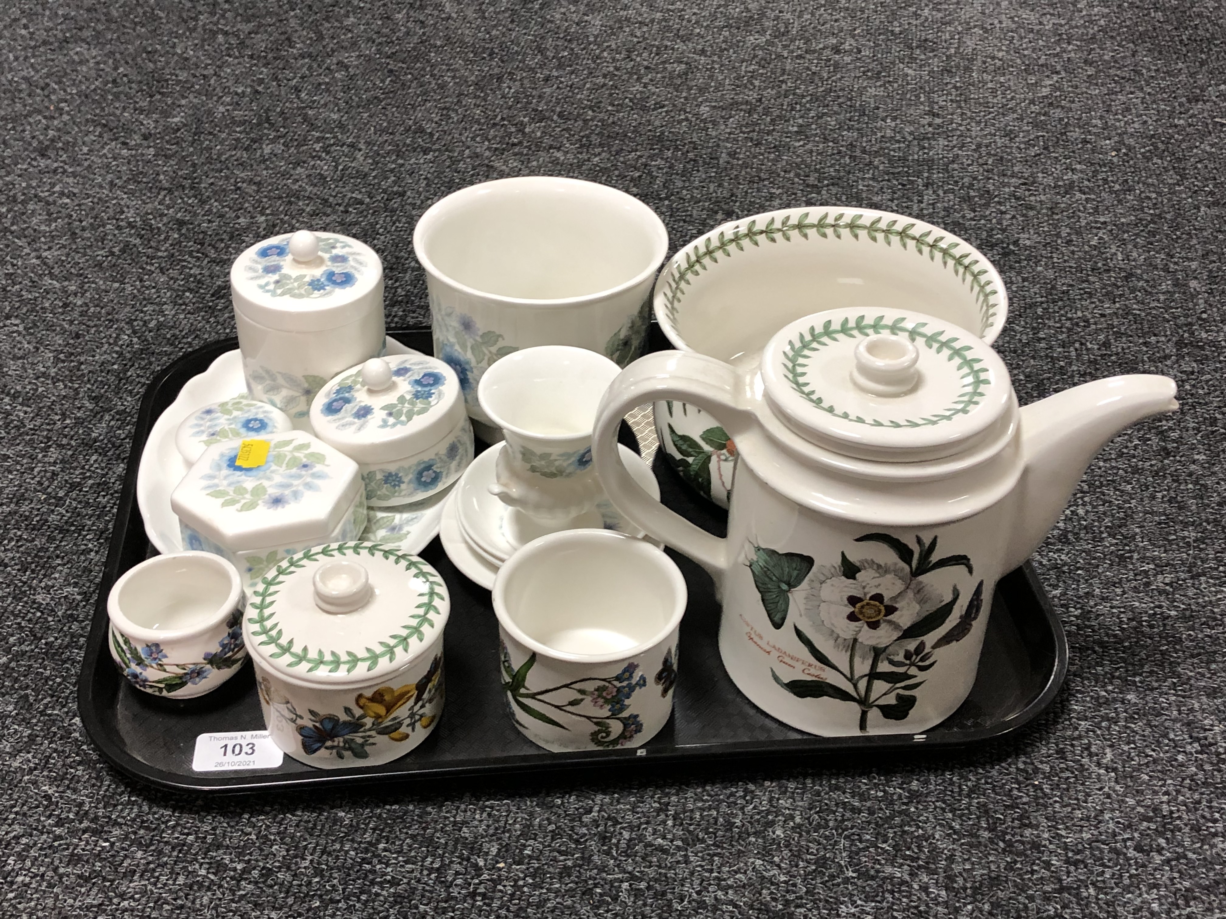 A tray containing thirteen pieces of Wedgwood Clementine cabinet china together with four further