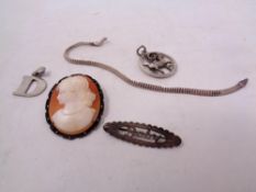 A quantity of silver jewellery, pendant,