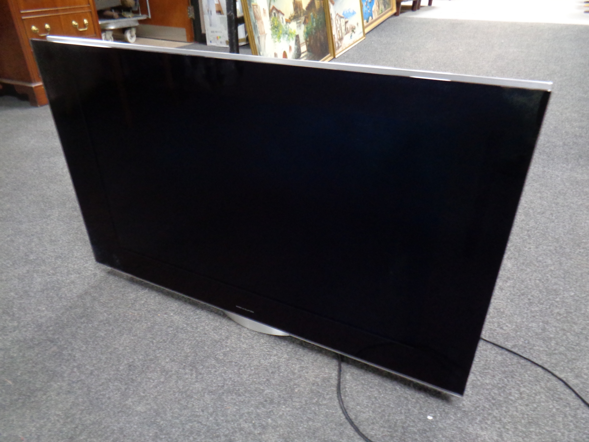 A Bang and Olufsen Beo Vision 7 32" LCD TV with built in DVD player - Image 2 of 2