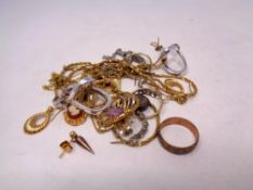 A small quantity of costume jewellery, chains,