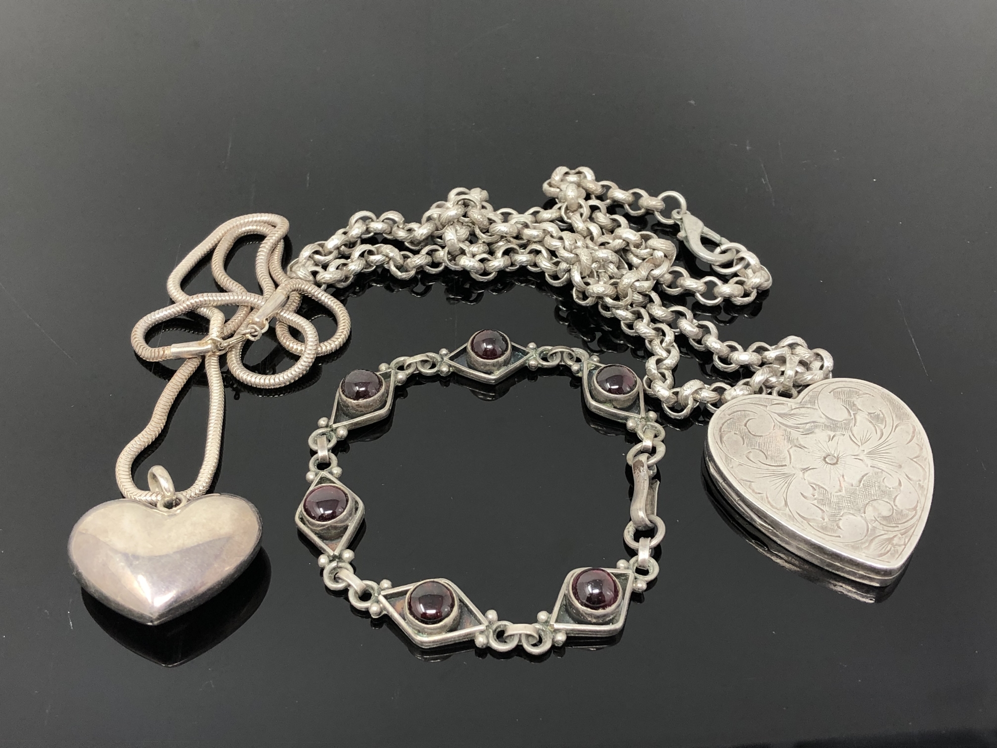 A collection of silver jewellery CONDITION REPORT: 113g