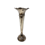 An Edwardian loaded silver flower vase, Spurrier & Co, Birmingham 1909, height 21cm.