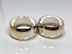 A pair of silver napkin rings, Birmingham marks CONDITION REPORT: 32.