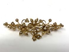 A good quality antique 15ct gold and pearl brooch