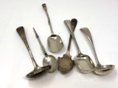 Assorted silver cutlery (6) CONDITION REPORT: 157.