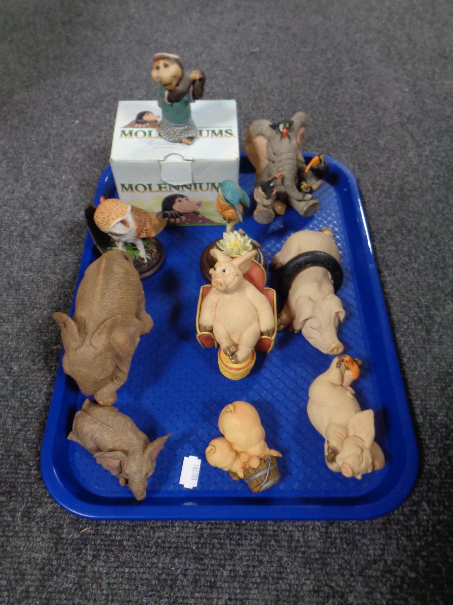 A tray containing assorted animal ornaments to include Country Artists Woodpecker,