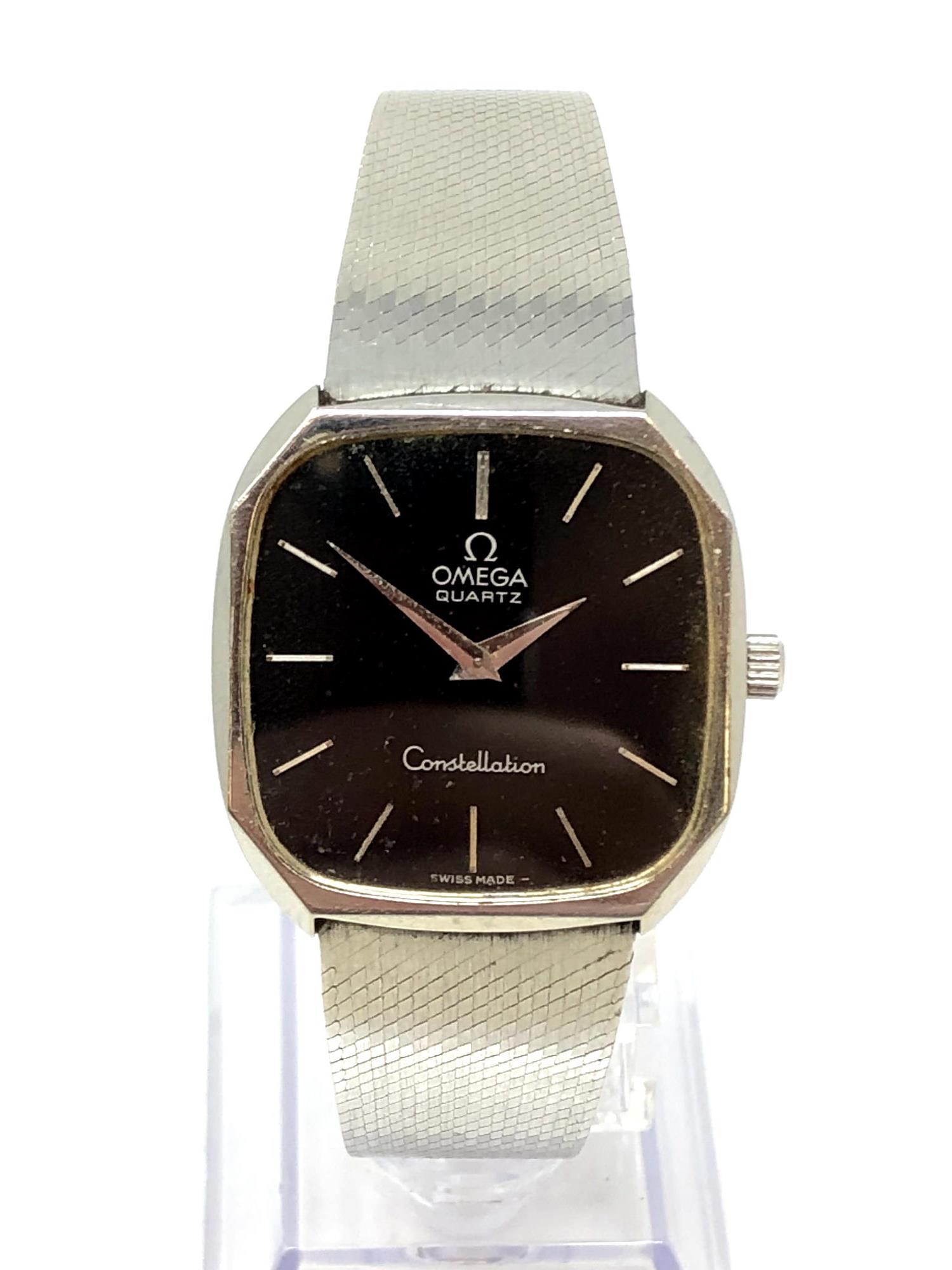 A lady's stainless steel Omega Constellation quartz wristwatch.