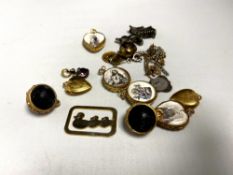 A small quantity of vintage pendants,