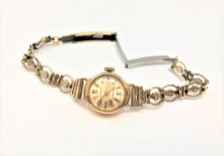 A 9ct gold lady's wristwatch