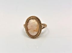 A 9ct gold cameo ring, size N/O.