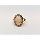 A 9ct gold cameo ring, size N/O.