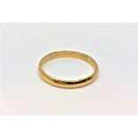 An Eastern yellow gold band ring, 3.7g, size W.