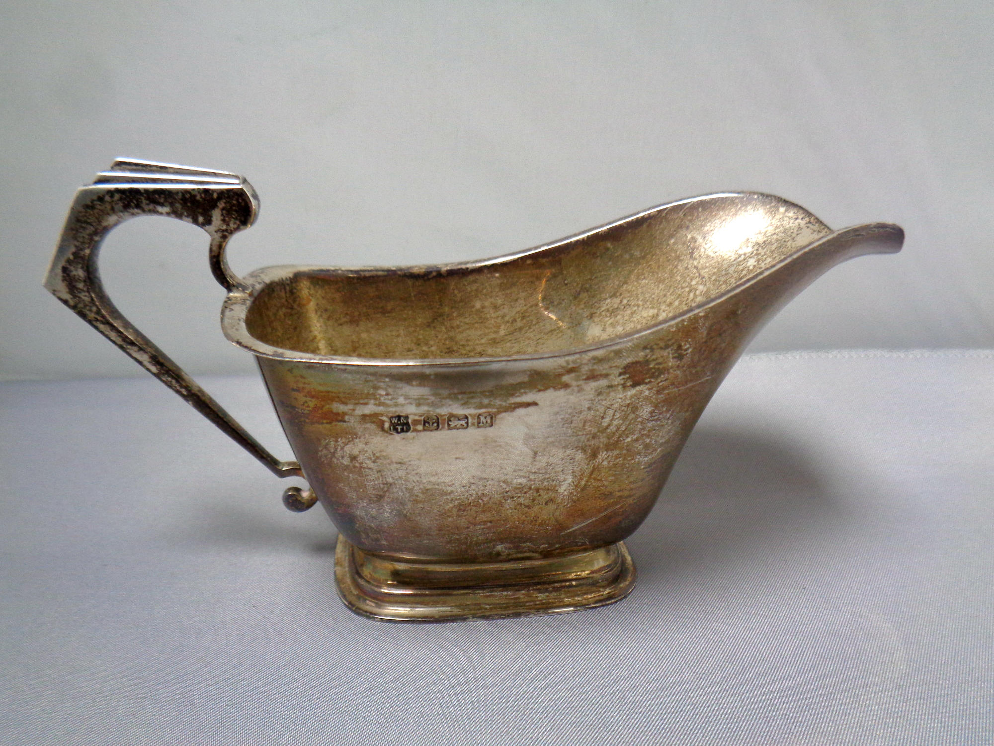 A Birmingham silver cream jug,