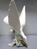 A Lladro figure - turtle dove