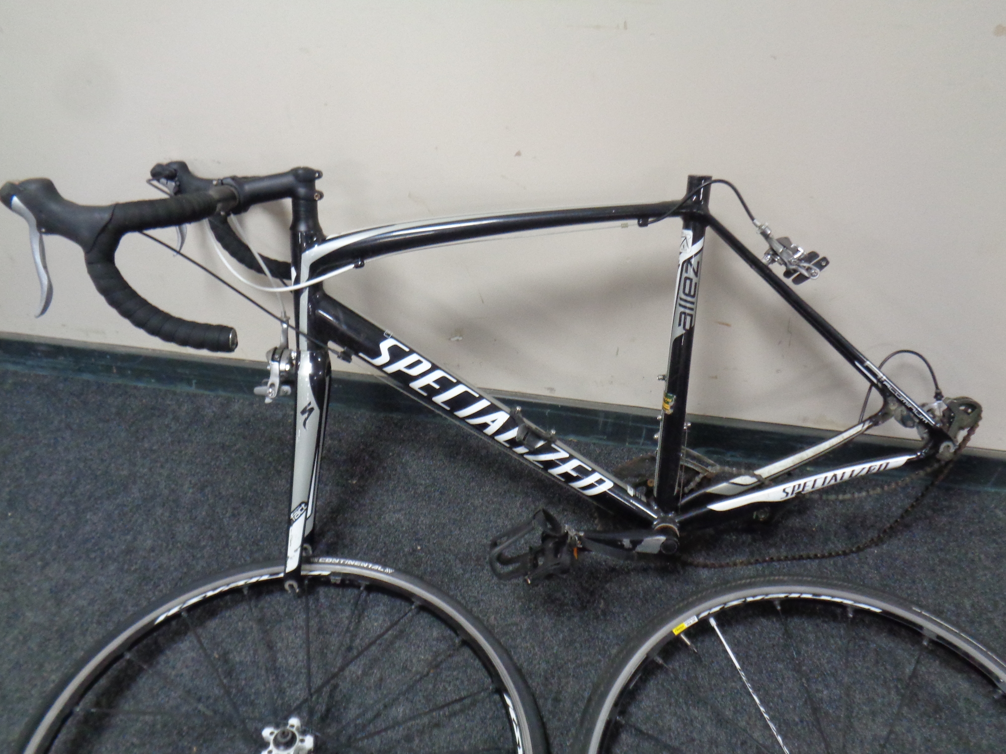 A Specialized Allez bike frame together with three wheels - Image 2 of 2