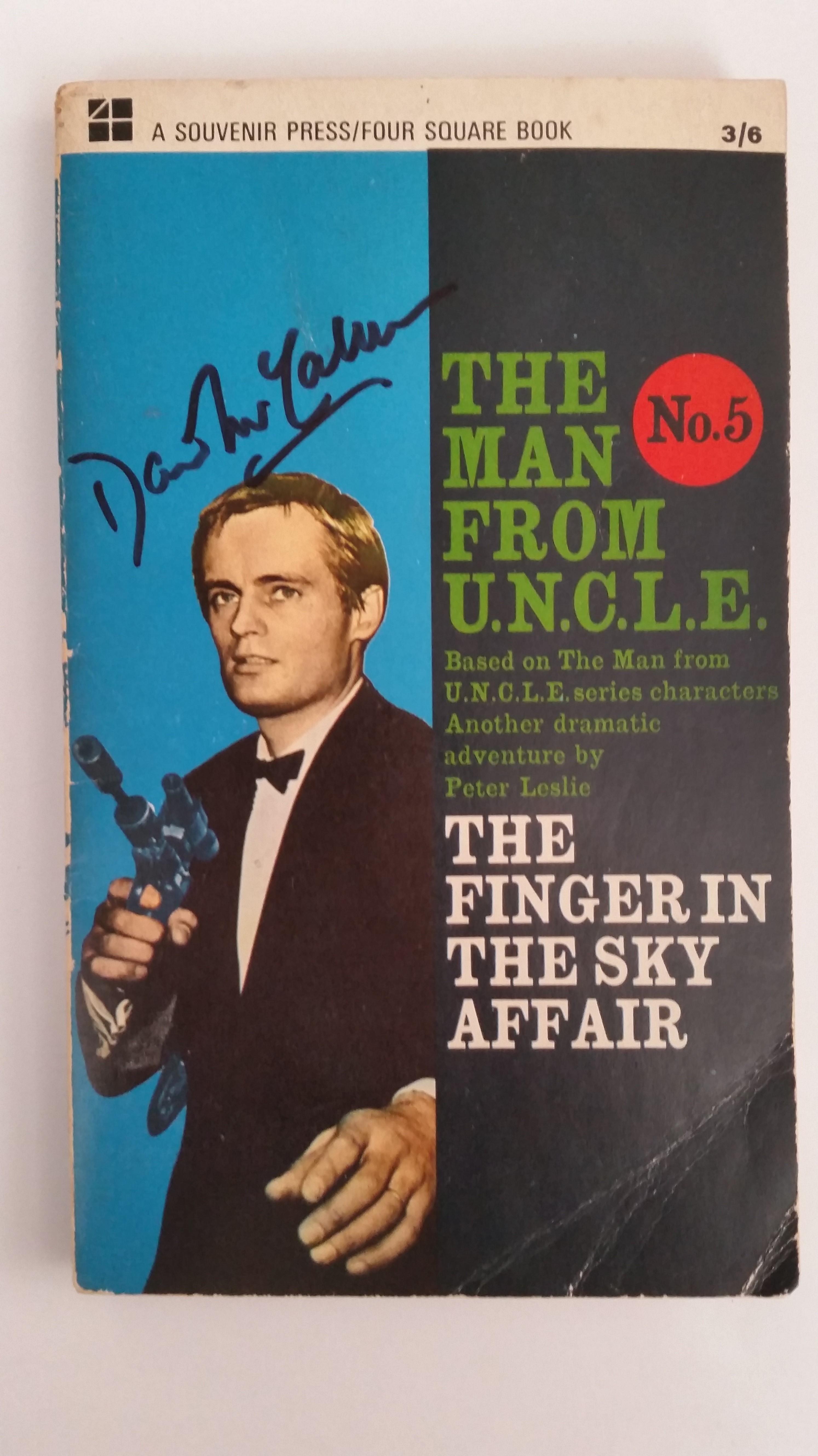 TELEVISION, signed paperback, The Man from UNCLE - The Finger in the Sky Affair by David McCallum,